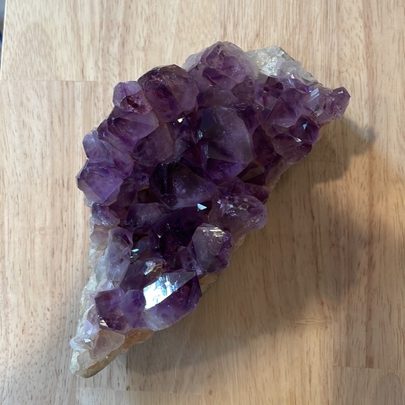 Beautiful Amethyst Cluster from Uruguay over 2 pounds- Reiki- Meditation- Decor - Picture 5 of 8